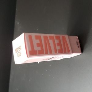 Jeffree Star Red Affair Velet Trap lipstick